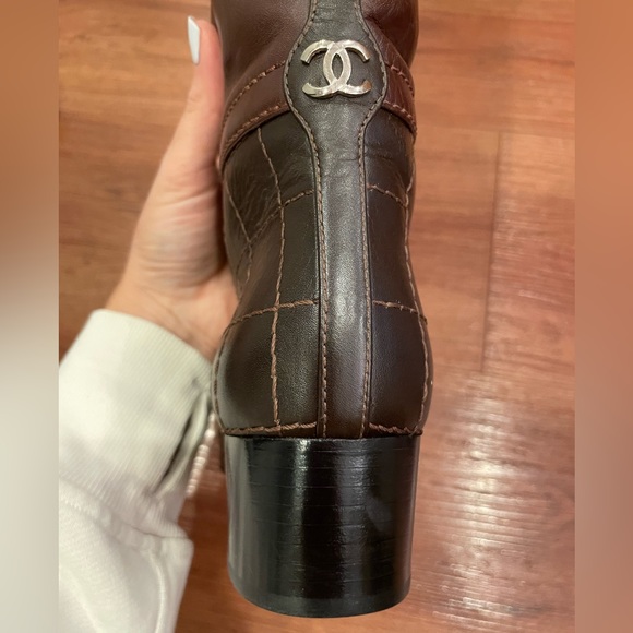 ❌SOLD❌ CHANEL Brown Boots - Picture 4 of 16